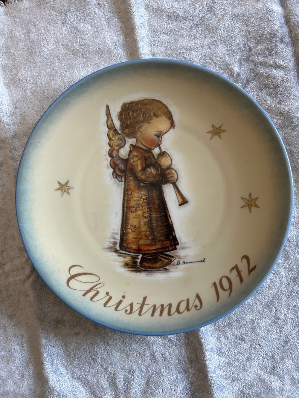 Hummel Blue Rim Cream Angel Plate - Christmas 1972